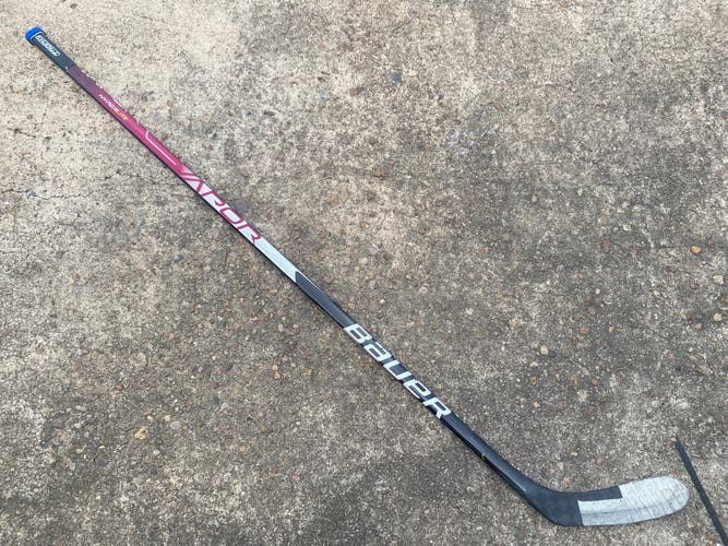 Bauer Vapor HyperLite Pro Hockey Stick Pro Stock Grip 82 Flex P28 Left 4984