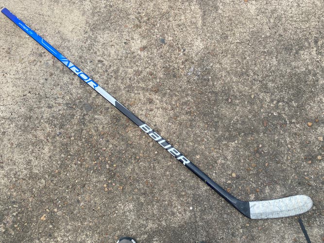 Bauer Vapor HyperLite Pro Hockey Stick Pro Stock Grip 82 Flex P28M Left 78031