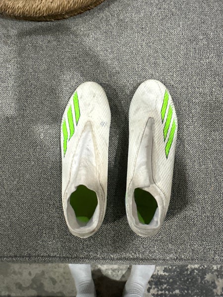 White Men's Size M 9.5 (W 10.5) Adidas Molded Cleats Cleats (Used)