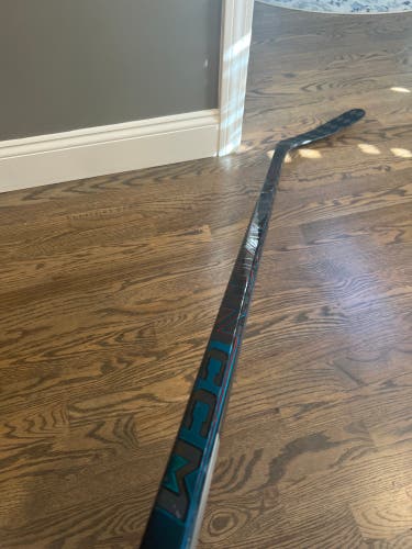 Senior CCM Vizion Right Handed Hockey Stick P29+1/4 (Used)