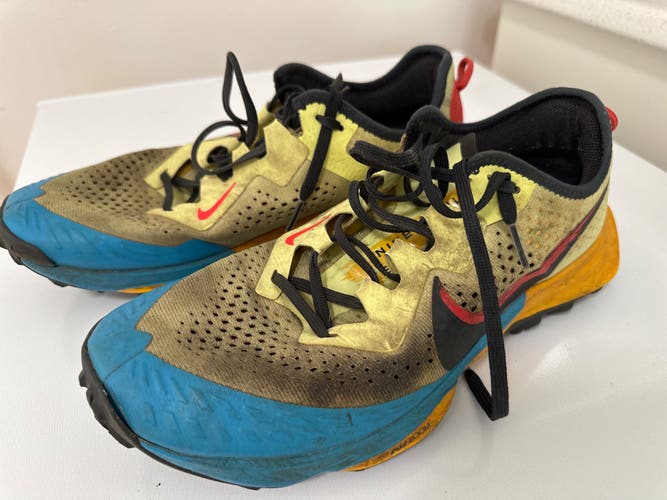 Mean used worn Nike hiking sneakers