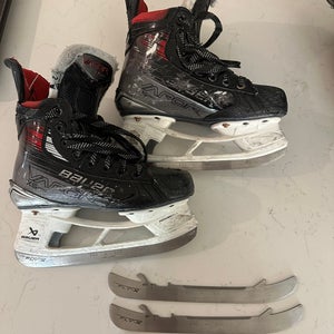 Bauer Vapor 5x pro Hockey Skates Extra Wide Width  Size 2 (Used)