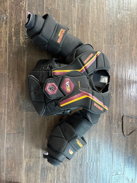 Senior Medium  Vaughn Velocity V9 Goalie Chest Protector (Used)