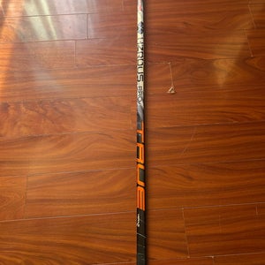 Intermediate True Right Handed Hockey Stick TC2.5  (New)