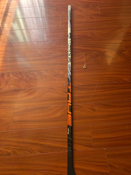 Intermediate True Right Handed Hockey Stick TC2.5  (New)