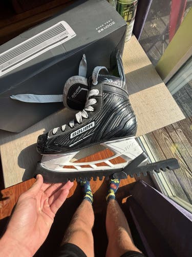 Bauer Hockey Skates 6 (Used)
