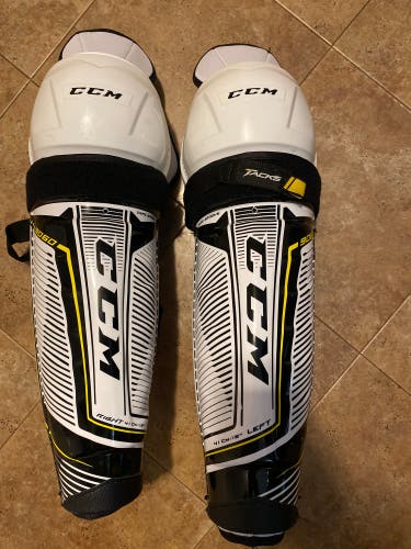 Senior CCM Tacks 9060 16" Shin Pads (New)