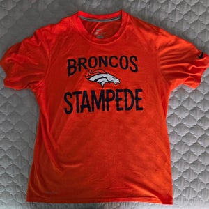 Denver Broncos Men's L. Shirt. Nike Dri-Fit 100% polyester.