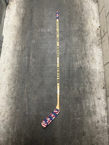 Senior Sher-Wood PMP 5030 Right Handed Hockey Stick (Used)