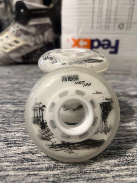 4x72mm white wheelcomes slightly used