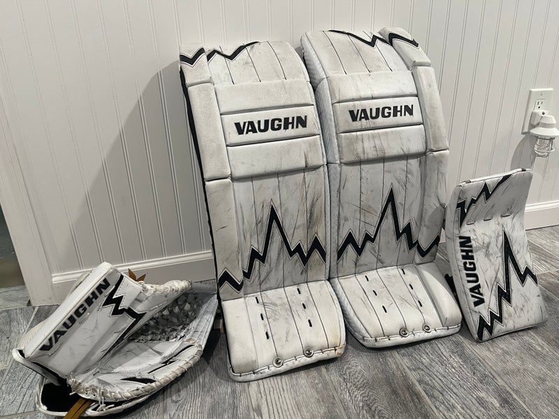 2023 black and white Vaughn Iceberg Pro intermediate 30+2