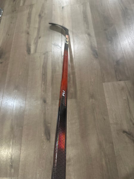 Senior CCM Jetspeed FT8 Pro Right Handed Hockey Stick P29 70 flex (New)