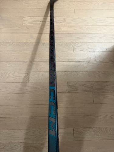 Senior CCM Vizion Right Handed Hockey Stick P29 Pro Stock (New)