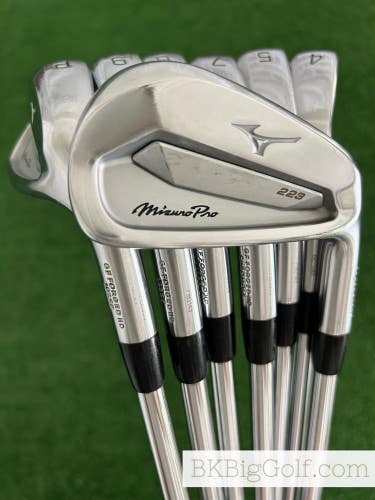 Mizuno Pro 223 Forged Iron Set 4-P / KBS Tour-V 110 Stiff