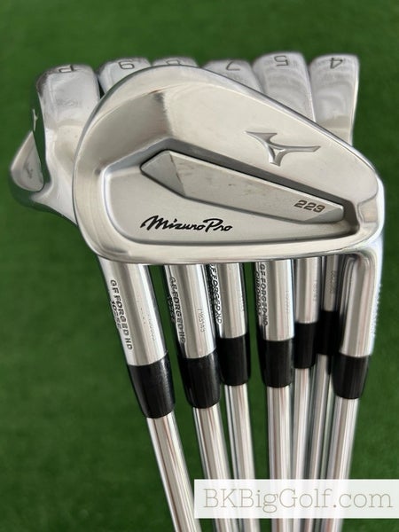 Mizuno Pro 223 Forged Iron Set 4-P / KBS Tour-V 110 Stiff
