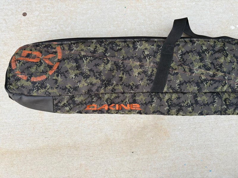 Dakine camo Snowboard Bag (Used)