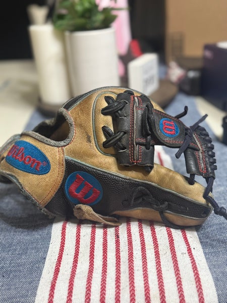 Wilson RH Infield A2000 Baseball Glove 11.5" (Used)