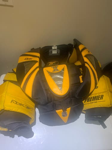 Medium  Reebok Premier (RBK) Goalie Chest Protector Pro Stock (Used)