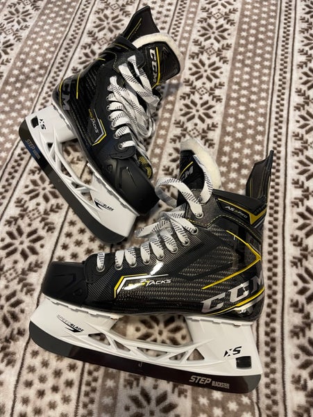 2022 CCM Super Tacks AS3 Pro Hockey Skates Regular Width 9 D (Used like new)