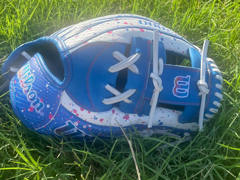 2025 Wilson RH Outfield A2000 H12 Baseball Glove 12.75" (New)