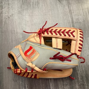 Wilson RH Infield A2000 1786 Baseball Glove 11.75" (Used)