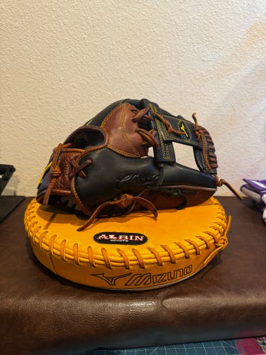 Mizuno RH Infield Classic Pro Soft Baseball Glove 11.75" (Used)