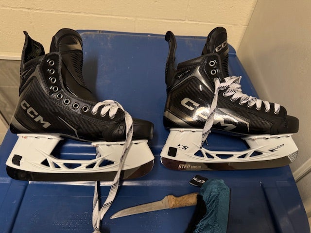 CCM Tacks XF Pro Hockey Skates Regular Width 9.5 (New)