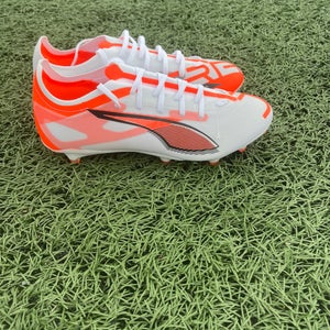 Men's Size M 10.0 (W 11.0) Puma Ultra Cleats (New)