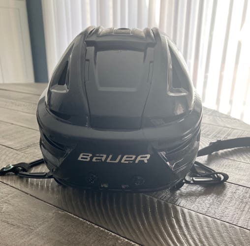 Adult Medium Bauer Re-Akt 150 Helmet  (Used)
