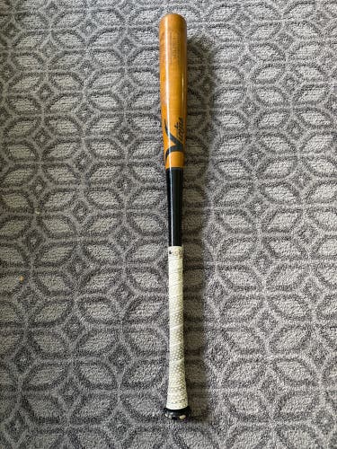 Victus Volpe1 Maple Bat (-3) 29 oz 32" (Used)