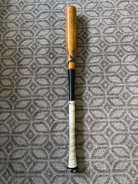 Victus Volpe1 Maple Bat (-3)  29 oz 32" (Used)