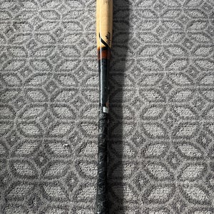 Victus Adley35 Maple Bat (-3)  29 oz 32" (Used)
