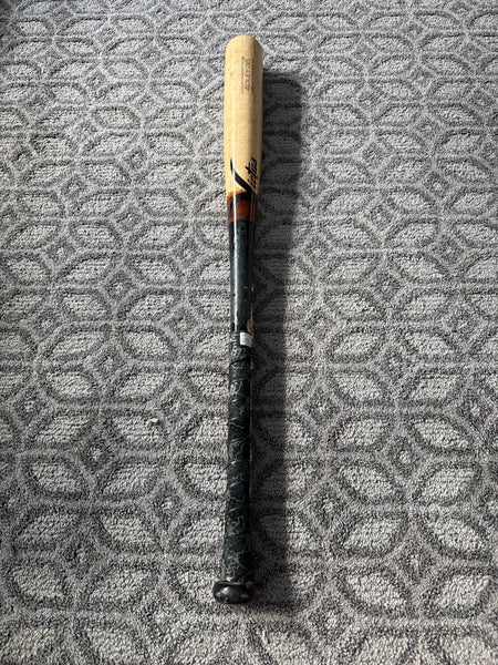 Victus Adley35 Maple Bat (-3)  29 oz 32" (Used)