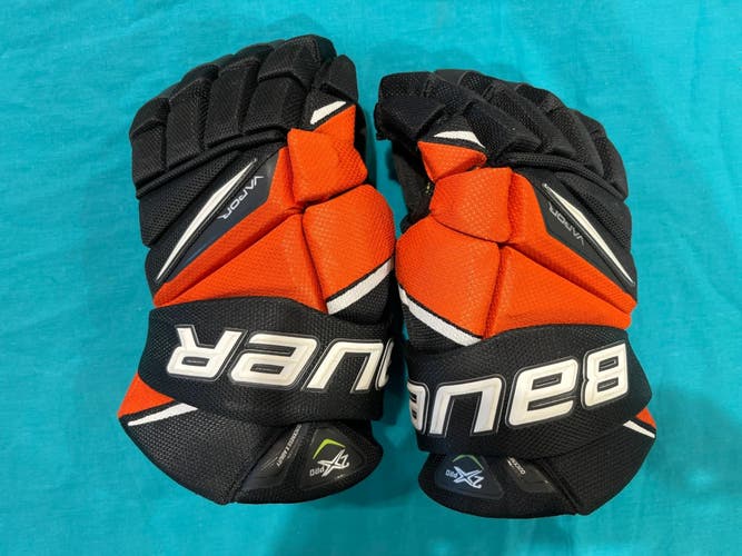 Black Junior Bauer Vapor 2X Pro Gloves 12" (Used)