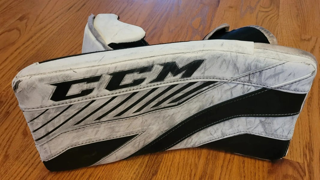 CCM Axis 1.9 Blocker Regular (Used)