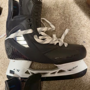 True Pro Custom Hockey Skates Pro Stock 8.5 (New)