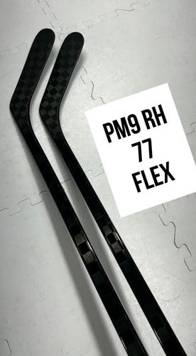 Senior(2x)Right PM9 77 Flex PROBLACKSTOCK Unbranded Blackouts Pro Stock Nexus Hockey Sticks