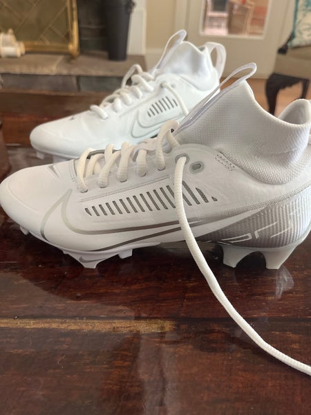 Men's Size M 4.5 (W 5.5) Nike Low Top Molded Cleats (New)