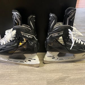 True Catalyst Lite Hockey Skates Wide Width   9 (New)