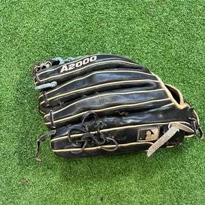 2021 Wilson RH Outfield A2000 Baseball Glove 12.5" (Used)