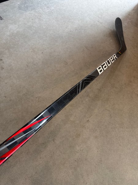 P92 87 Flex Senior Bauer Vapor Fly Light Right Hand Hockey Stick Pro Stock NCAA (New)