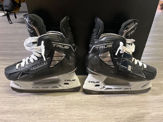 True Catalyst 9X4 Hockey Skates Wide Width Size 6 (New)