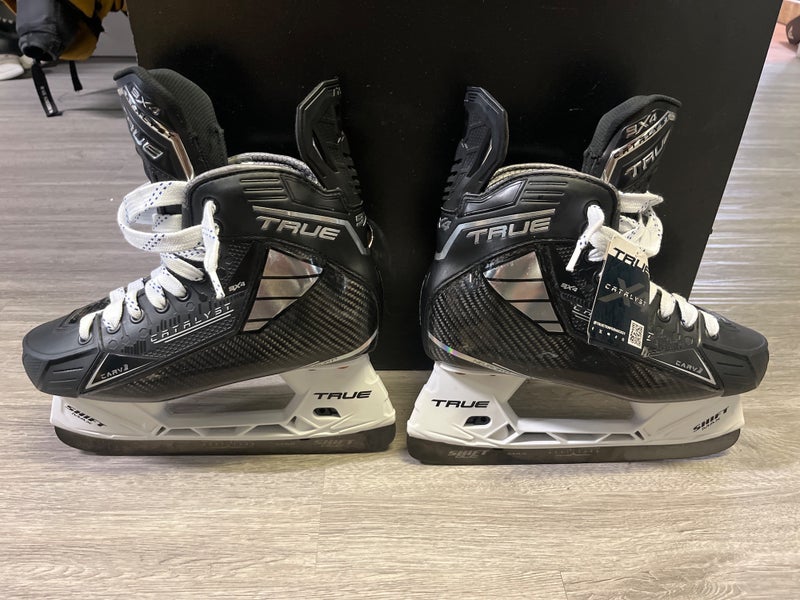 True Catalyst 9X4 Hockey Skates Wide Width   Size 6 (New)