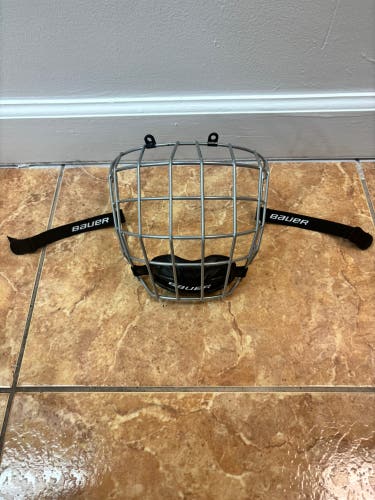 Medium Bauer I Full Cage New, No Tags