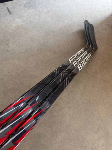 P28M 95 Flex Senior Bauer Vapor Fly Light Right Hand Hockey Stick Pro Stock NCAA (New)