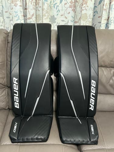 2023 XL Bauer GSX (2023 Model) Goalie Leg Pads (Like New)