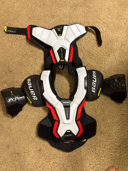 Senior Medium Bauer Vapor Hyperlite Shoulder Pads (New)