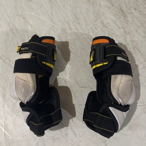 Medium Senior CCM Super Tacks AS1 Elbow Pads (Used)