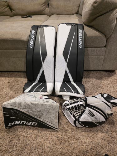 30" Bauer Regular Goalie Full Set (Used)