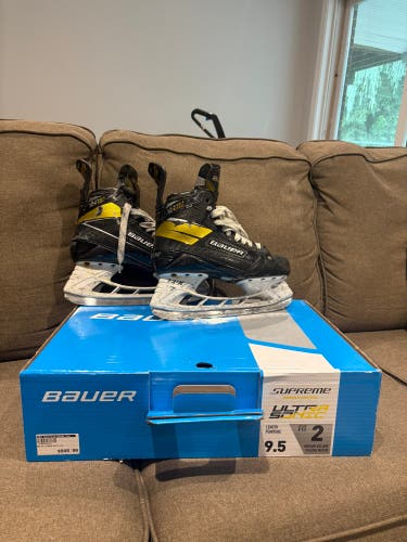 Bauer Supreme UltraSonic Hockey Skates 9.5 (Used)